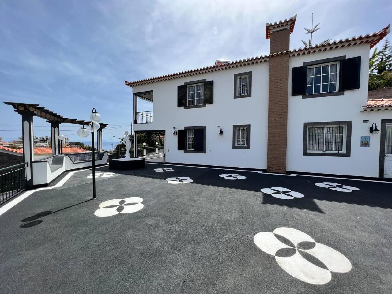 Comfortable 2-Bedroom Apartment For Relaxing Stays Funchal  Exteriér fotografie